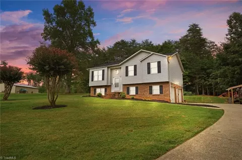 133 Walter Ln, King, NC 27021