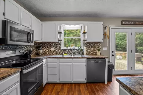 Kitchen - 133 Walter Ln, King, NC 27021 photo 3 of 3
