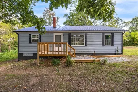 Exterior - 1261 Dixie Pl, High Point, NC 27260 photo 7 of 7