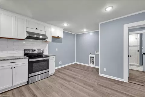 Entry Way - 1261 Dixie Pl, High Point, NC 27260 photo 1 of 4