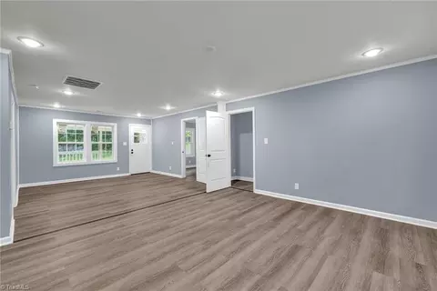 Living - 1261 Dixie Pl, High Point, NC 27260 photo 1 of 7