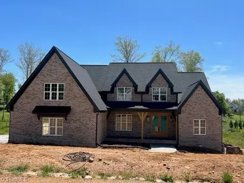 8011 Honkers Hollow Dr, Stokesdale, NC 27357