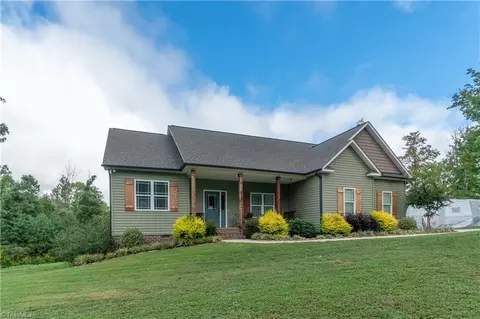 2405 Dottie Cox Dr, Pleasant Garden, NC 27313