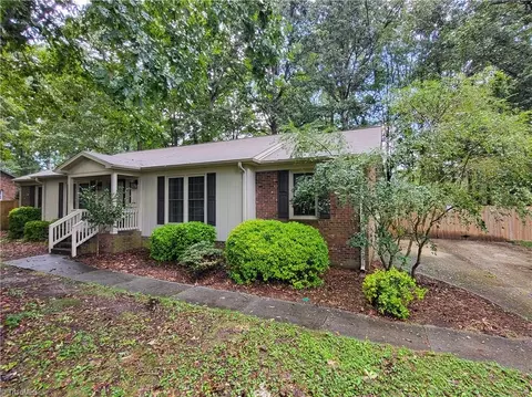 5012 Renville Dr, Greensboro, NC 27406