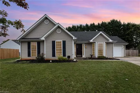 1109 Dunlap Springs Ct, Kernersville, NC 27284