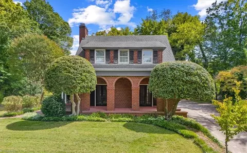 1122 1124 Cridland Rd, Greensboro, NC 27408