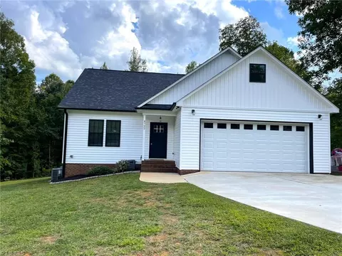 4722 Emerald Dr, Liberty, NC 27298