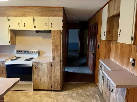 Entry Way - 5730 Nc Highway 62, Trinity, NC 27370 photo 1 of 2