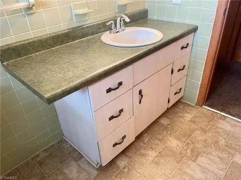 Bath - 5730 Nc Highway 62, Trinity, NC 27370 photo 3 of 5