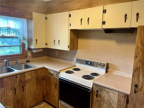 Kitchen - 5730 Nc Highway 62, Trinity, NC 27370 photo 2 of 3