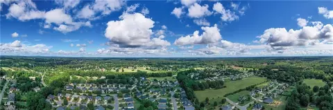 112 Eden Course Dr W, Advance, NC 27006