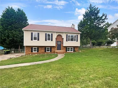 6033 Stone Bluff Dr, Clemmons, NC 27012 photo 1