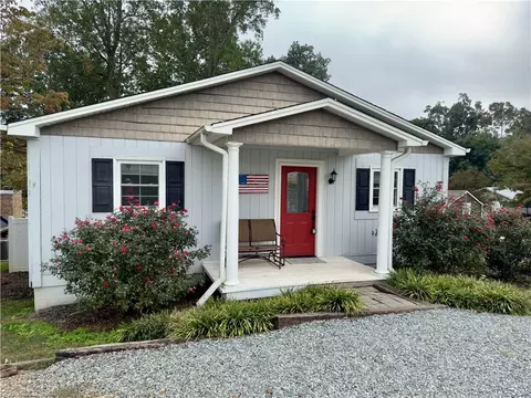 795 Hickory Point Dr, Lexington, NC 27292