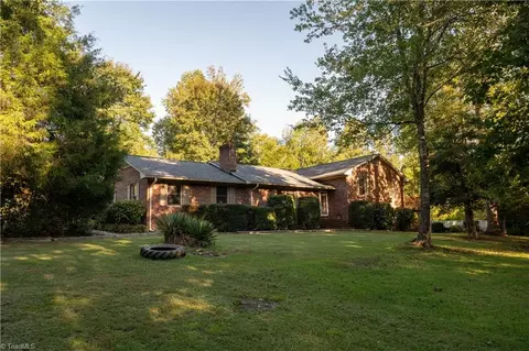 6611 Bowman Dairy Rd, Liberty, NC 27298