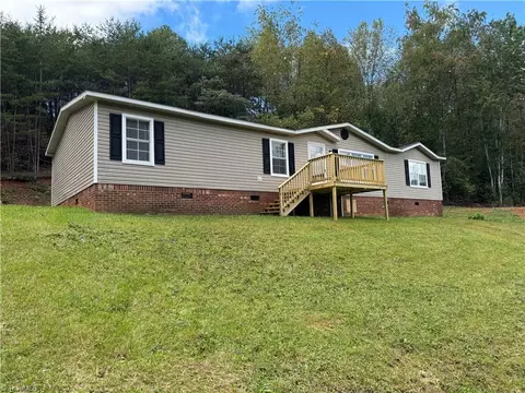 315 Marshall Farm Rd, Mount Airy, NC 27030