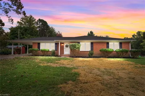 206 Briarcliff St, Lexington, NC 27292