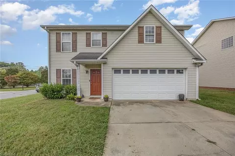 105 Kings Meadow Ct, Winston Salem, NC 27127