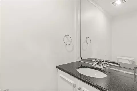 412 Edgedale Dr, High Point, NC 27262 photo 17
