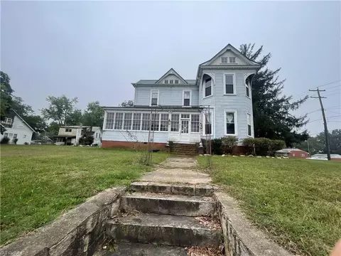 401 Harrison St E, Reidsville, NC 27320