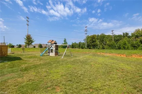 3605 Copper Ct, High Point, NC 27265 photo 37