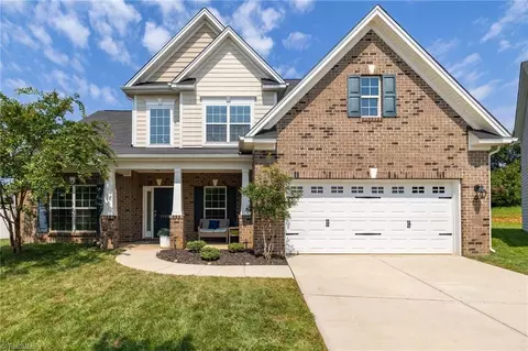 3605 Copper Ct, High Point, NC 27265 photo 2