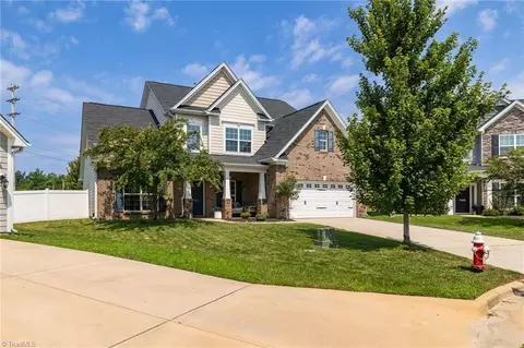 3605 Copper Ct, High Point, NC 27265 photo 4