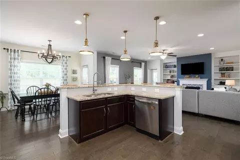 3605 Copper Ct, High Point, NC 27265 photo 9