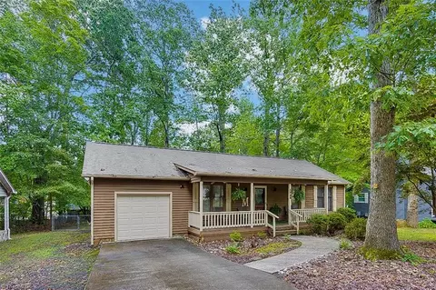 1733 Rocky Ln, Asheboro, NC 27205