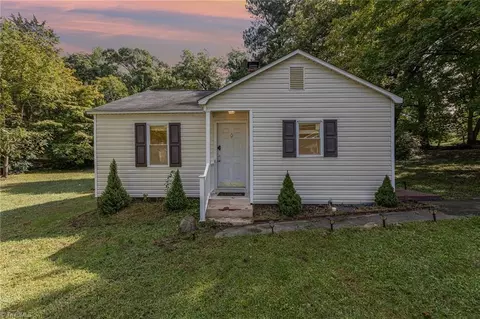 117 White St, Thomasville, NC 27360