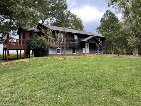2109 Ranse Staley Rd, Roaring River, NC 28669
