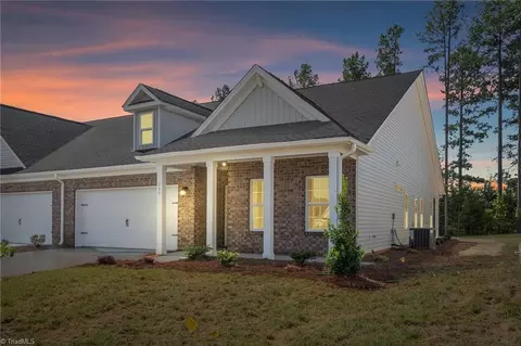 202 Beeson Ct, Clemmons, NC 27012