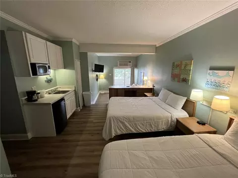 602 Fort Macon Rd, Atlantic Beach, NC 28512