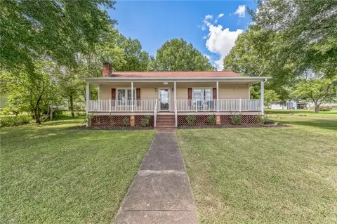 104 13th Ave, Mayodan, NC 27027