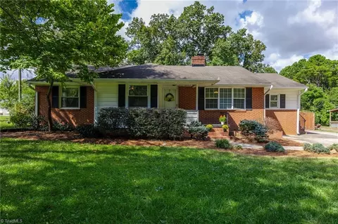 901 King George Dr, Greensboro, NC 27410