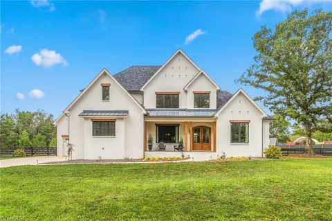 8199 Rob Roy Dr, Summerfield, NC 27358
