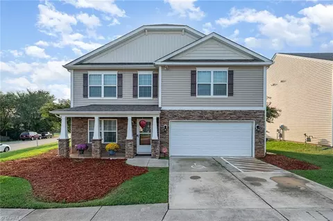2490 Griffith Meadows Dr, Winston Salem, NC 27103
