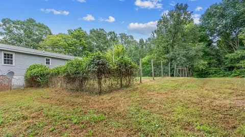 Exterior - 944 Webb Loop, Madison, NC 27025 photo 5 of 7