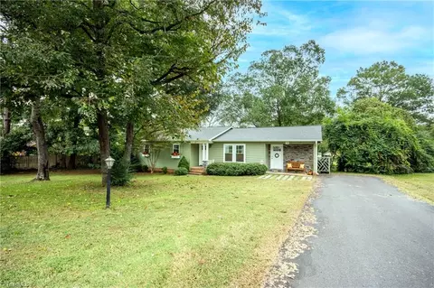 308 Camelot Dr, Statesville, NC 28625