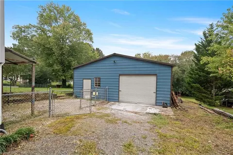 113 Glenn Ave, King, NC 27021 photo 37