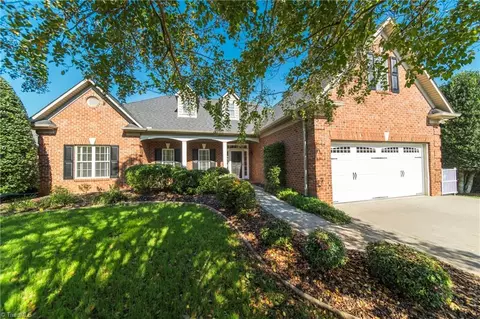 1024 Keswick Ln, Clemmons, NC 27012