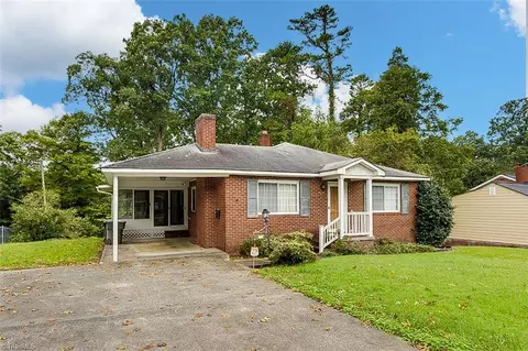 928 Cliff Rd, Asheboro, NC 27203