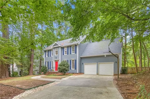 602 Manor Ridge Dr, Carrboro, NC 27510