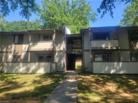2205 Sunderland Rd #117D, Winston Salem, NC 27103