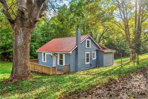 885 Sparta Rd, North Wilkesboro, NC 28659