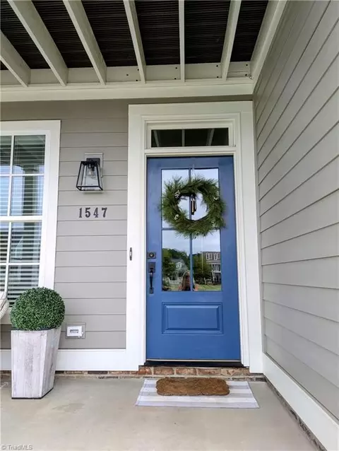 1547 Autumn Park Cir, Winston Salem, NC 27106