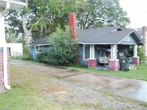 13 5th Ave, Thomasville, NC 27360