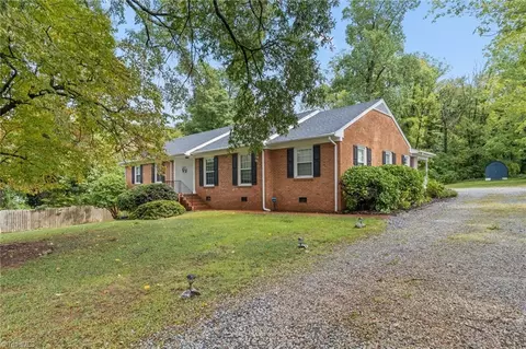 110 N Lindell Rd, Greensboro, NC 27403