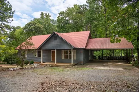 4490 Busbee Rd, Seagrove, NC 27341