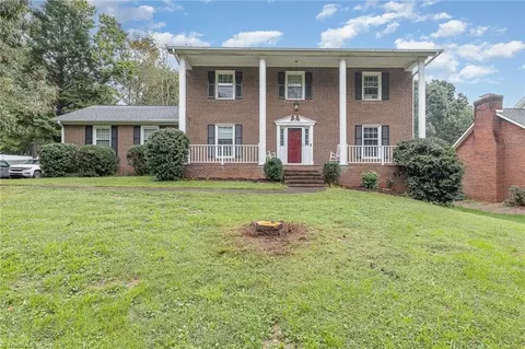 3413 Dixiana Ln, Pfafftown, NC 27040