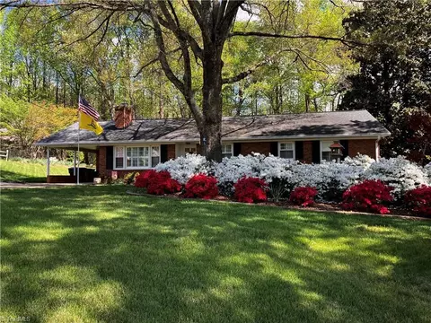 3551 Cherry Ln, Greensboro, NC 27405